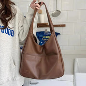 Akari | Women’s Medium Shoulder Handbag