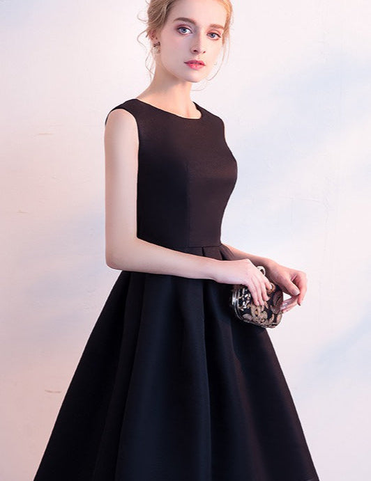 Liorena – Bow Detail A-Line Midi Dress
