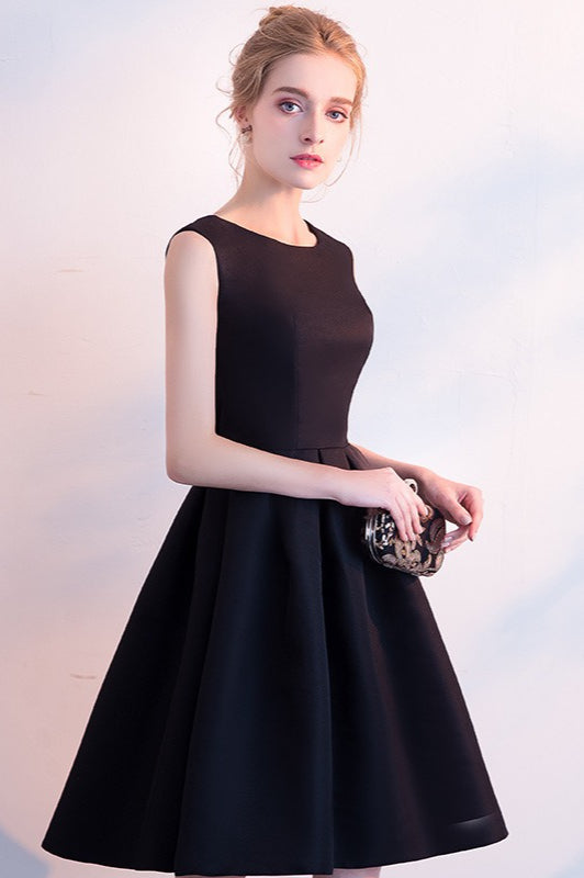 Liorena – Bow Detail A-Line Midi Dress