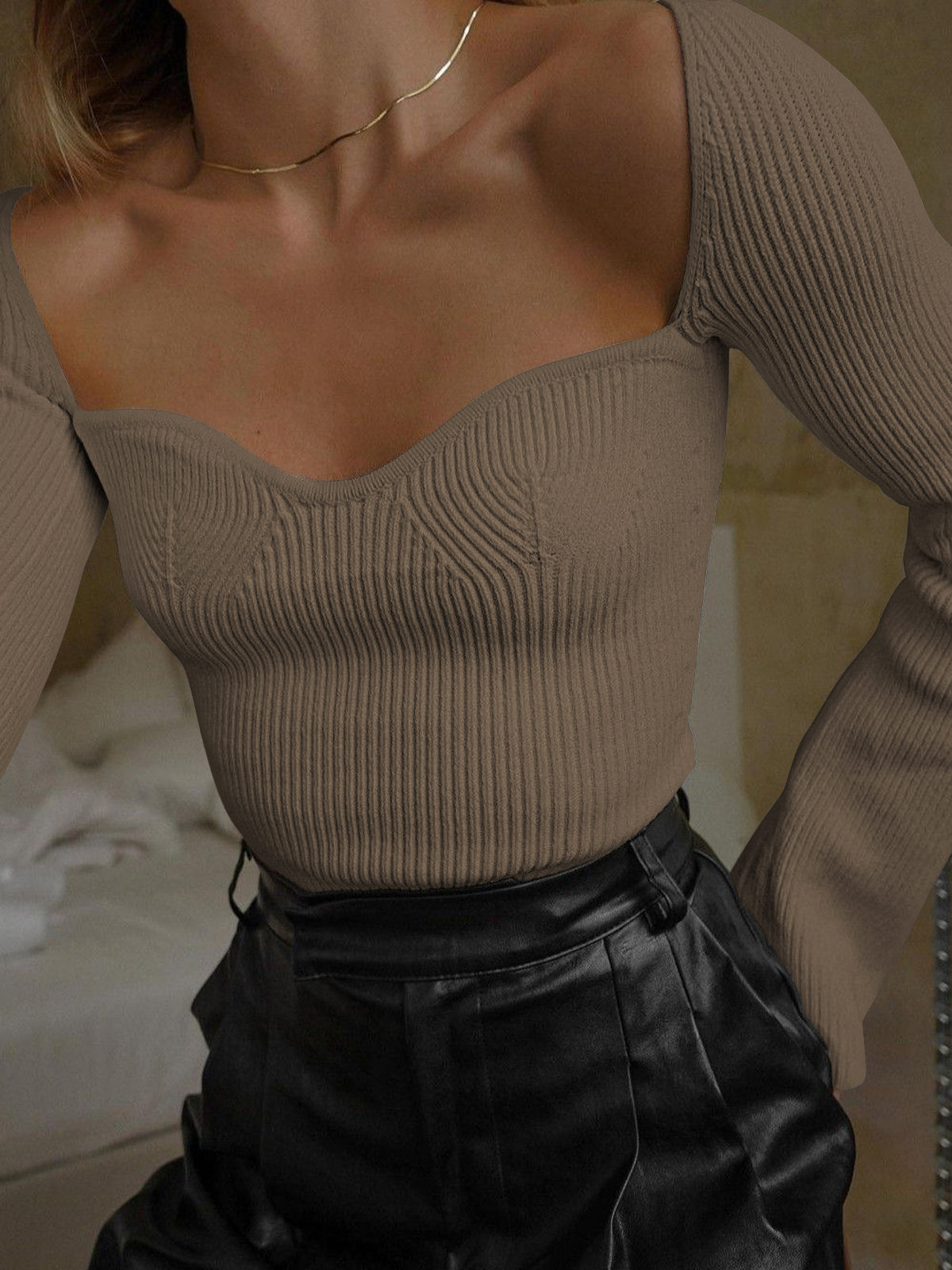 Elowen | Women’s Sweetheart Knit Long Sleeve Top