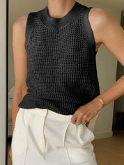 Caldria | Women’s Sleeveless Knit Crew Neck Top