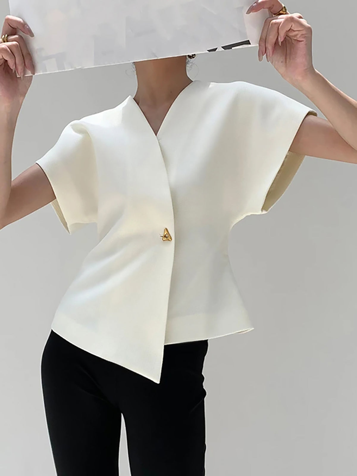 Vaelisse | Women’s V-Neck Button Down Blouse
