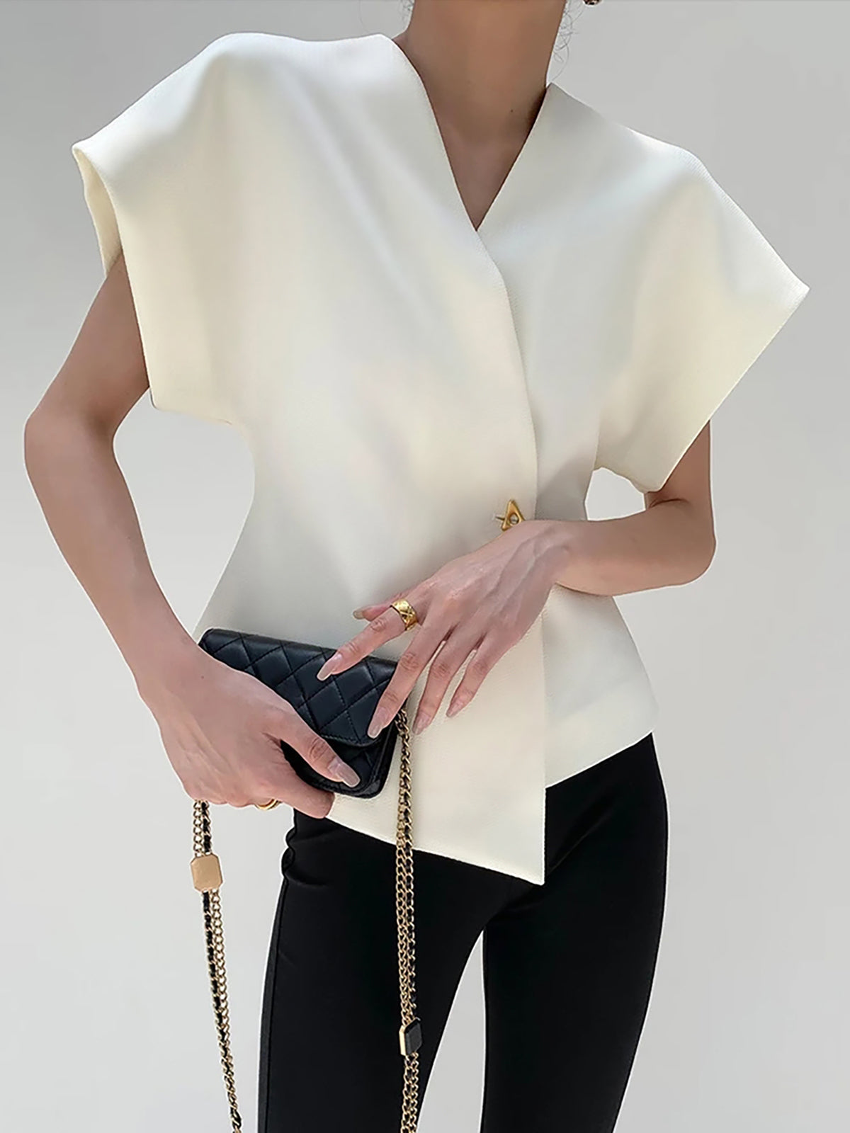 Vaelisse | Women’s V-Neck Button Down Blouse