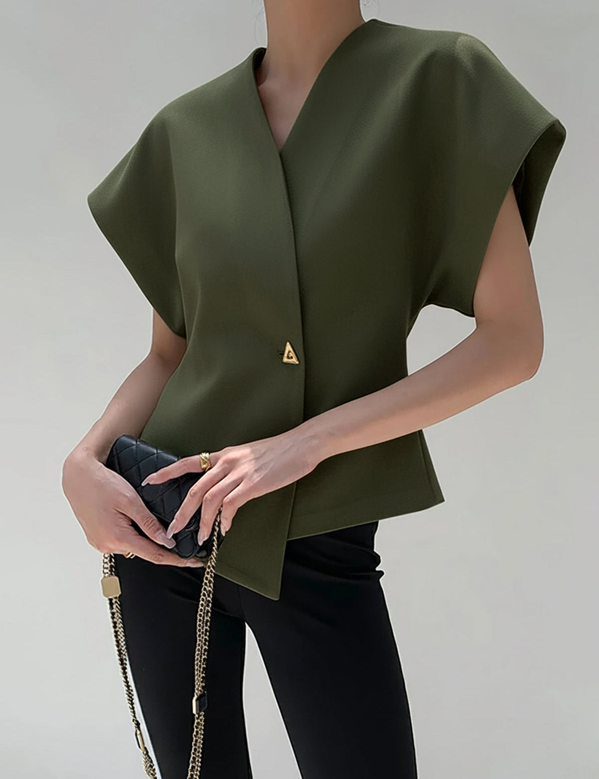 Vaelisse | Women’s V-Neck Button Down Blouse