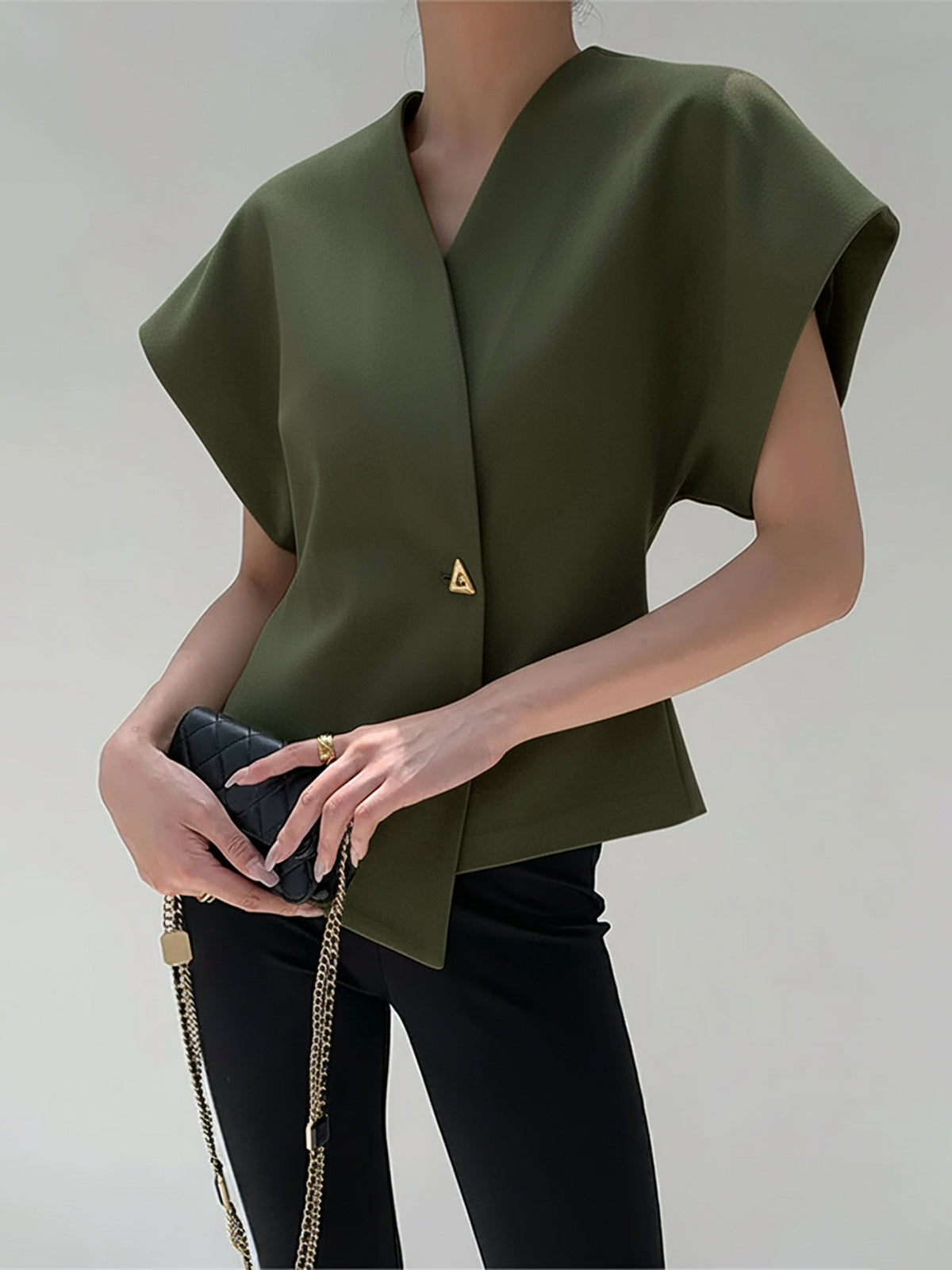 Vaelisse | Women’s V-Neck Button Down Blouse