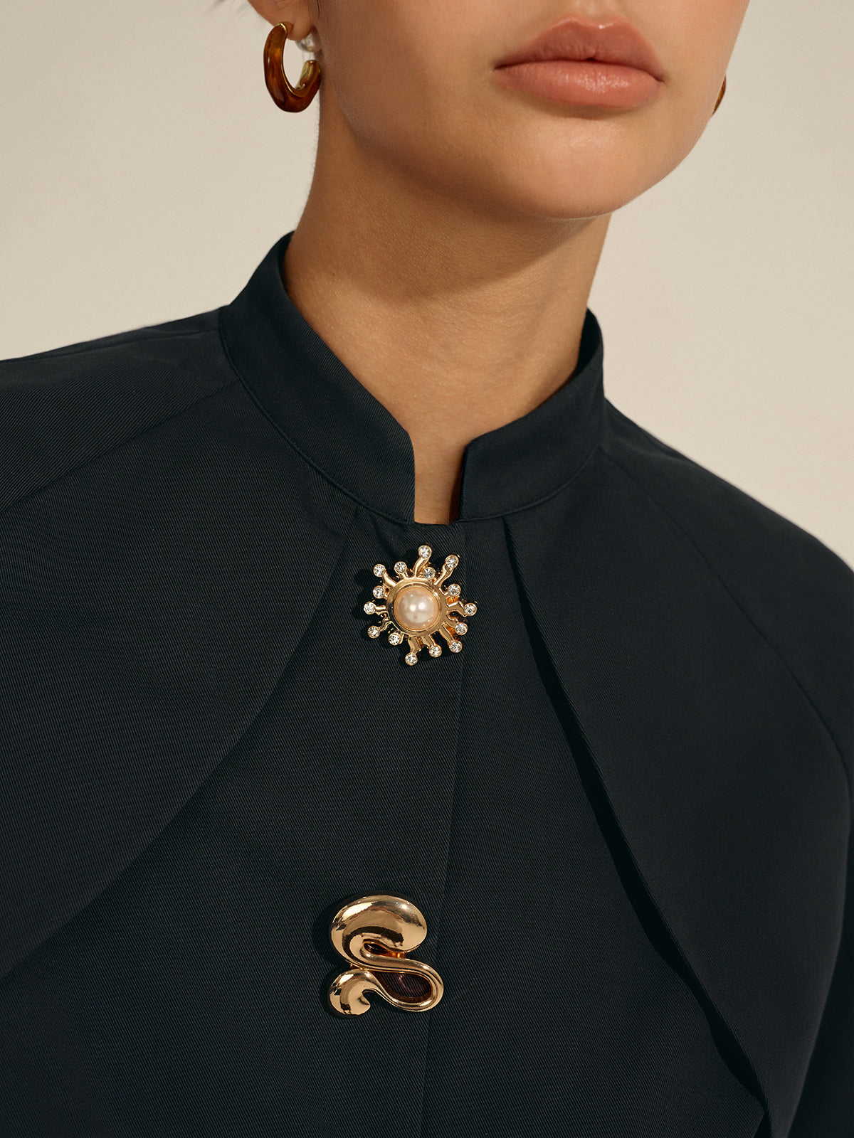 Zarevia | Women’s Metal Detail Cropped Blouse