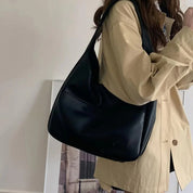 Akari | Women’s Medium Shoulder Handbag