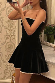 Valerisse – Strapless Velvet A-Line Mini Dress