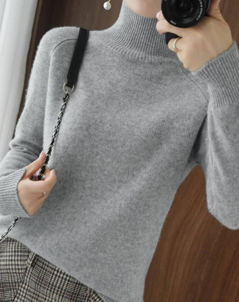Valmira | Women’s Cashmere Turtleneck Sweater