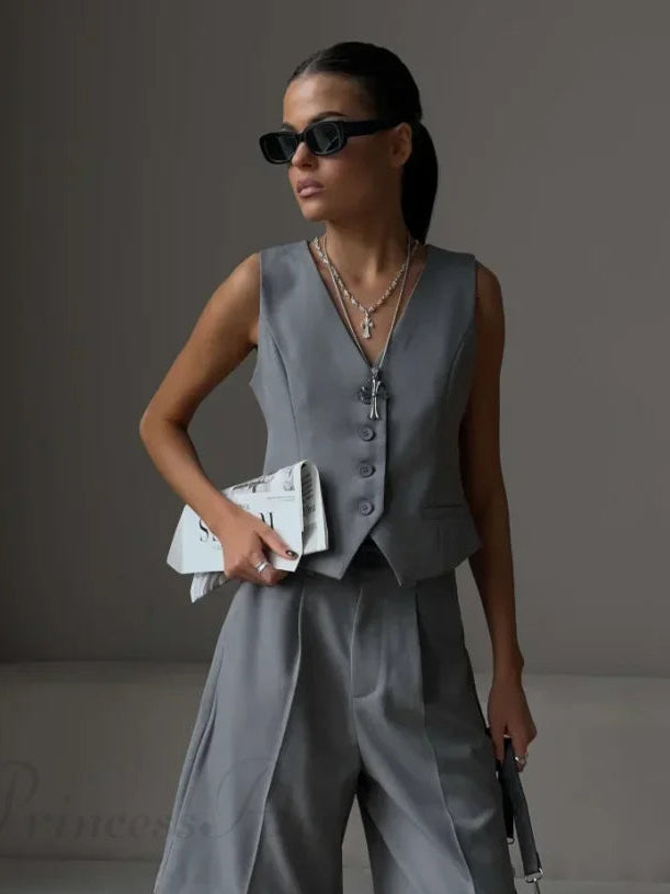 Solvéra – Tailored Two-Piece Top & Shorts Set