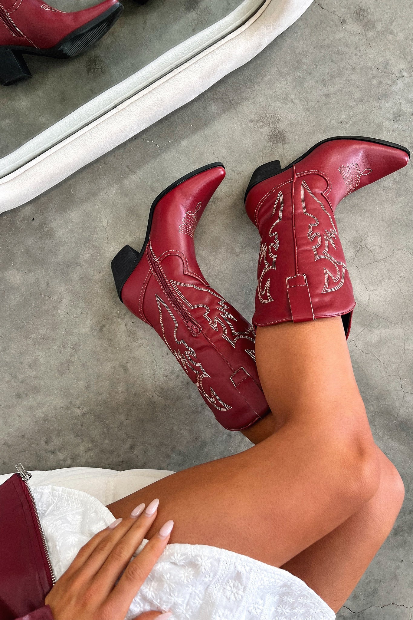 Rosvara | Embroidered Western Cowboy Boots