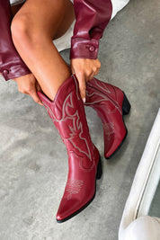 Rosvara | Embroidered Western Cowboy Boots