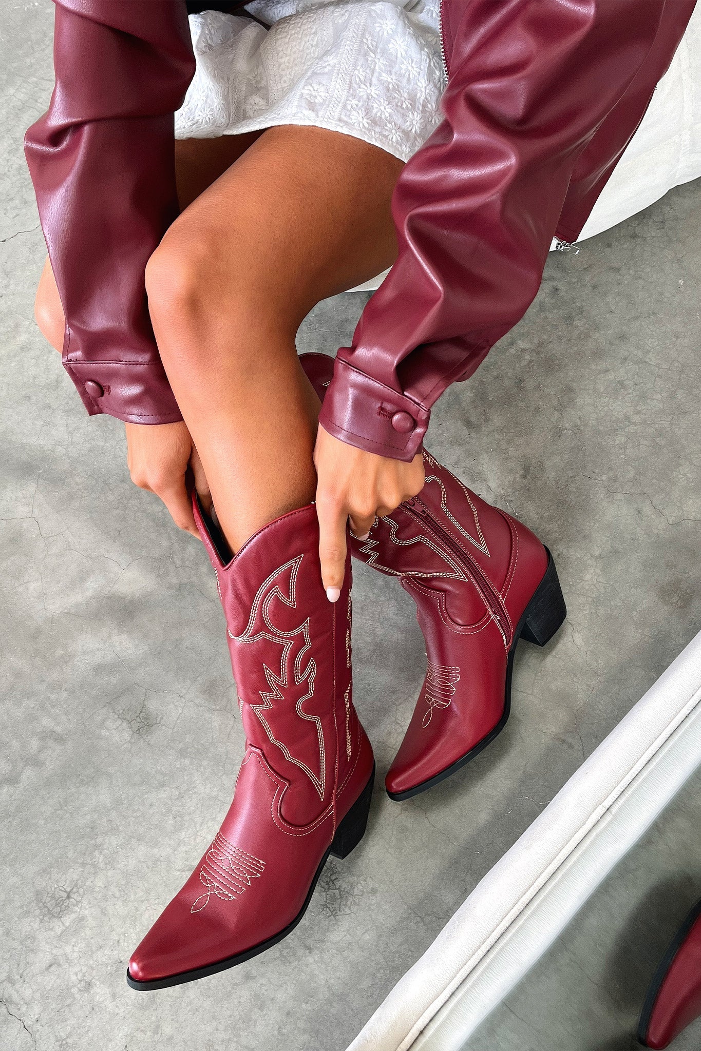 Rosvara | Embroidered Western Cowboy Boots