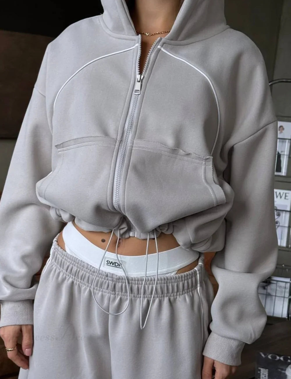 sporty-color-block-hooded-straight-leg-pants-two-piece-set-396.webp