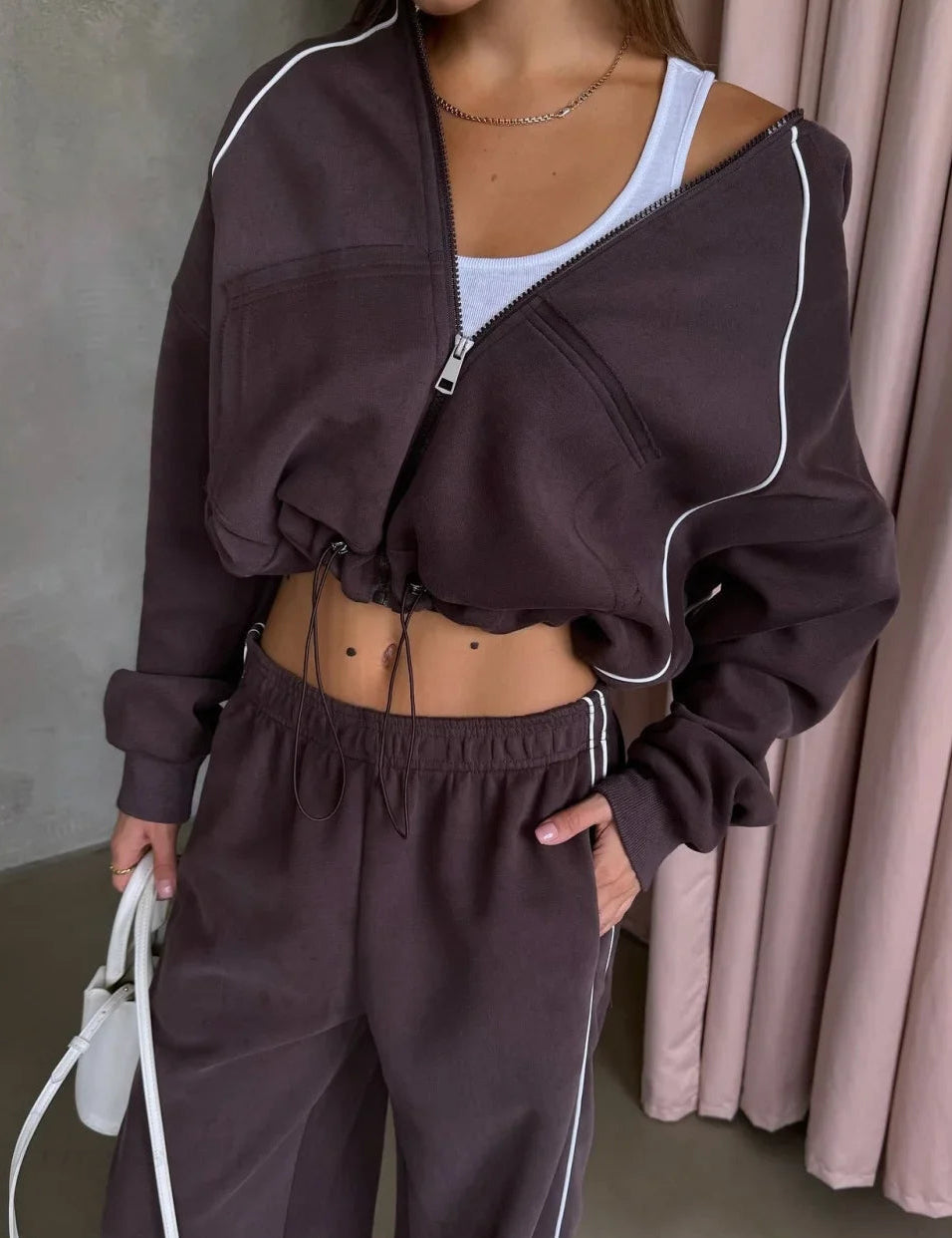 sporty-color-block-hooded-straight-leg-pants-two-piece-set-674.webp