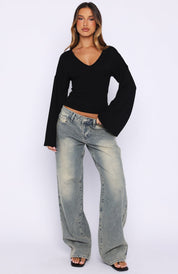 Averra - Women’s V-Neck Long Sleeve Top