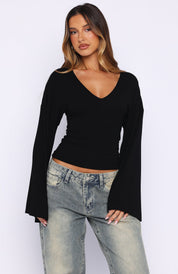 Averra - Women’s V-Neck Long Sleeve Top
