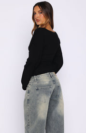 Averra - Women’s V-Neck Long Sleeve Top